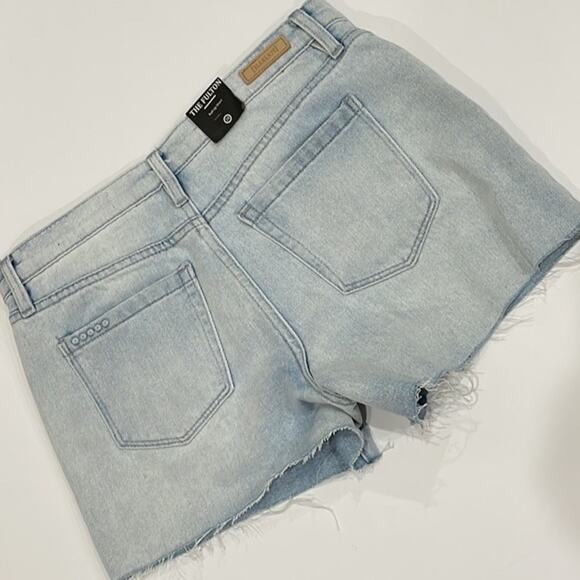 Blank NYC The Fulton Roll Up Midrise Shorts NWT Light Wash - Picture 5 of 9